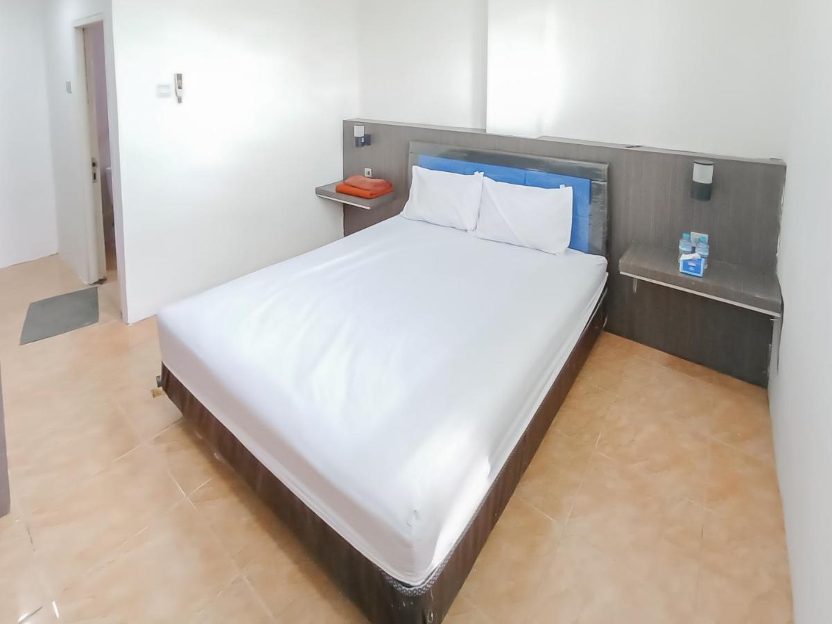Reddoorz Syariah Near Q-Mall Banjarbaru Martapura  Экстерьер фото